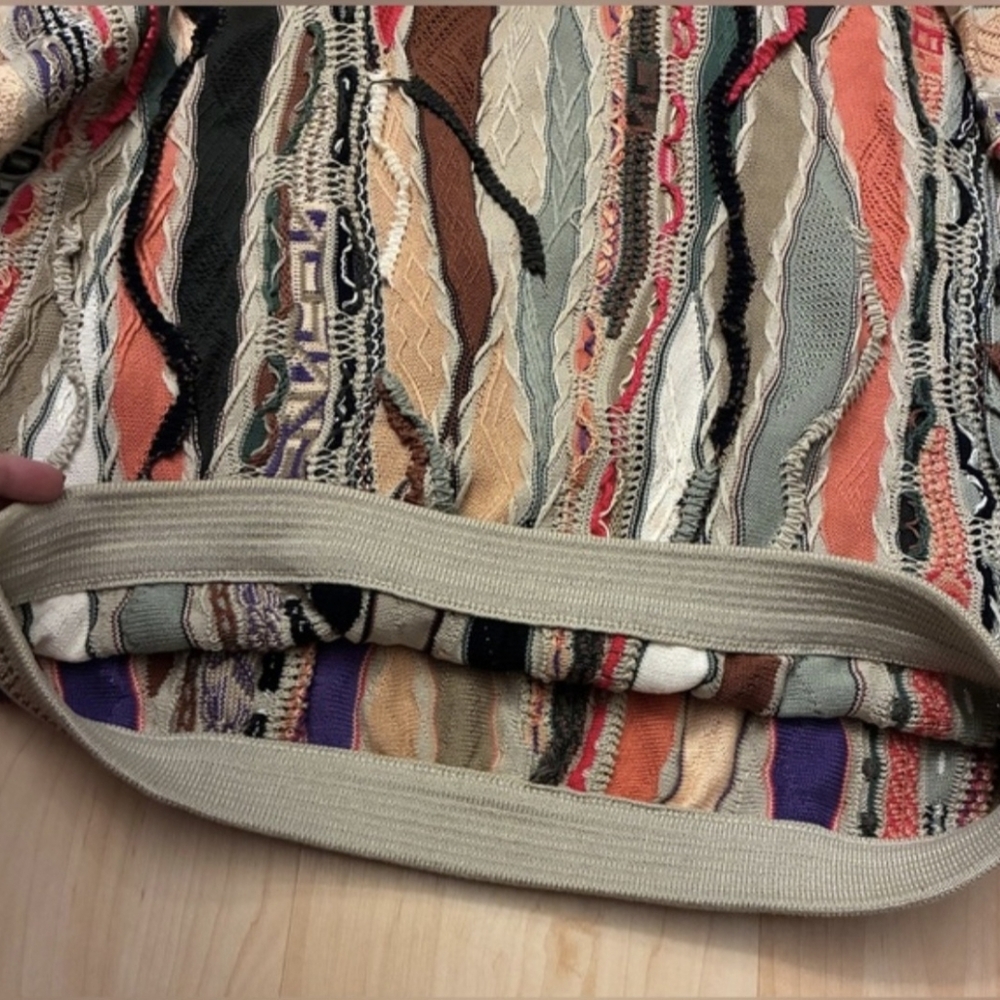 COOGI Sweater - Picture 9 of 15